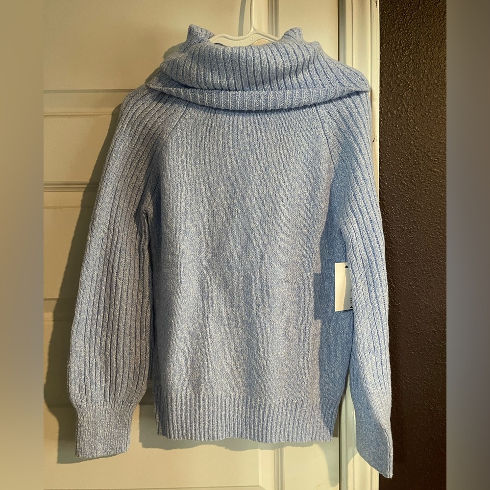 Nine West wide color turtleneck